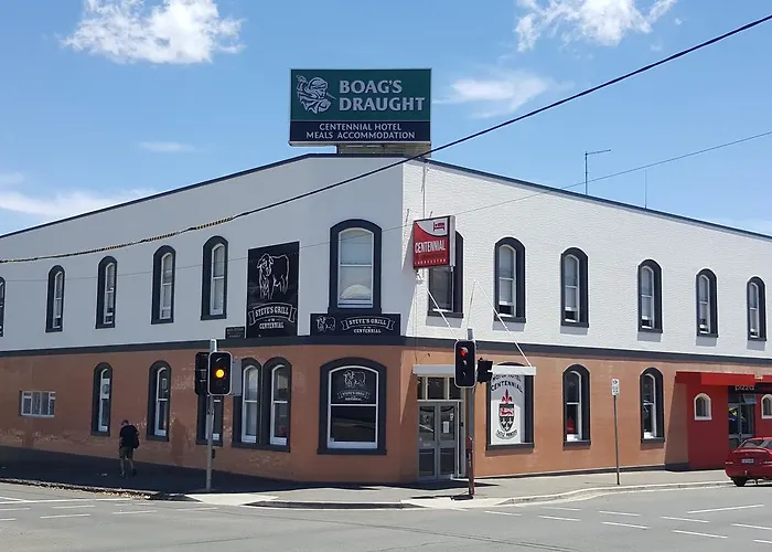 Centennial Inn On Bathurst